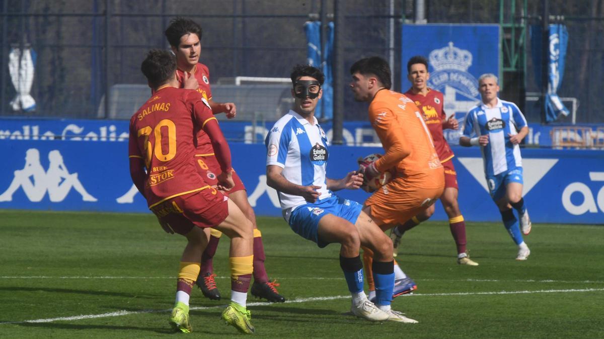 Actos racistas en el partido entre D.Coruña y Rayo Cantabria