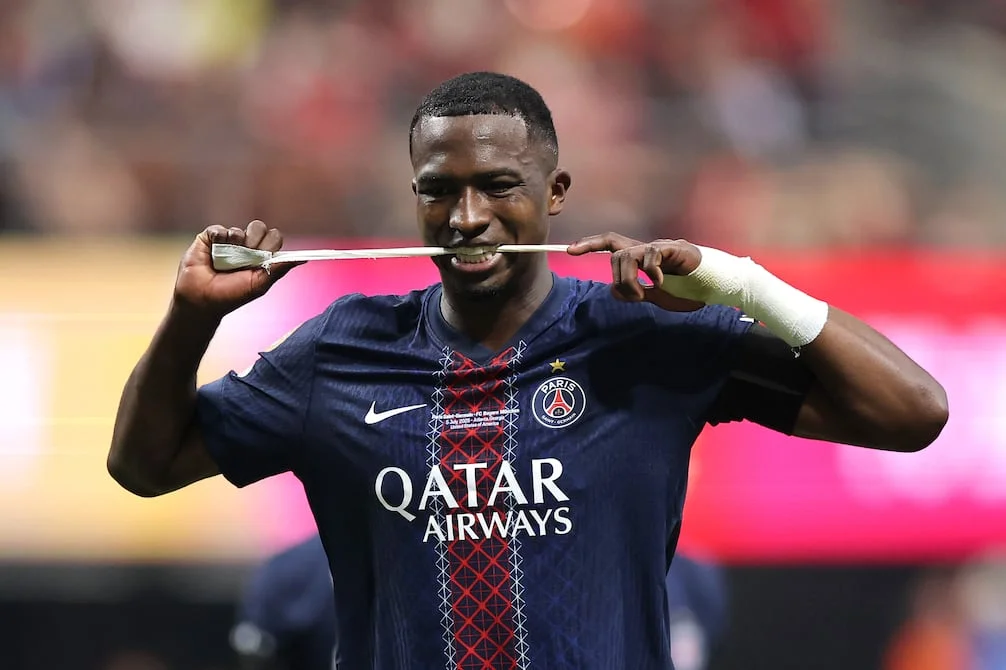 img of Con Pacho expulsado, PSG clasifica a semifinales del Mundial de Clubes