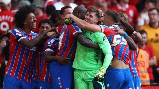 img of Crystal Palace derrota al Liverpool en los penales y se corona campeón de la Community Shield 2025
