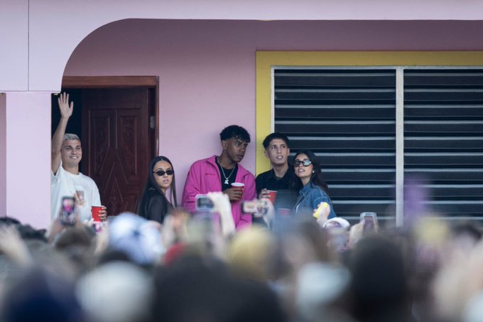 img of Lamine Yamal irrumpe en concierto de Bad Bunny en Barcelona