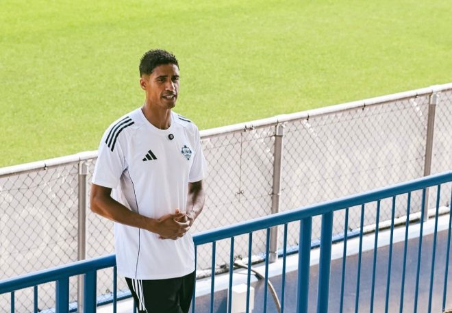 img of Varane impulsa prohibición de cabezazos en menores para proteger salud cerebral