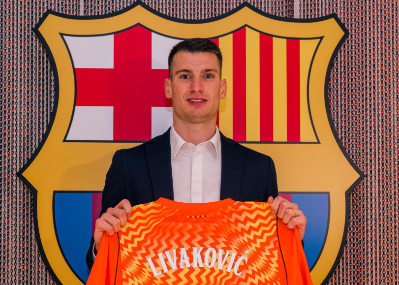img of Livaković refuerza la portería del Barça con contrato hasta 2030