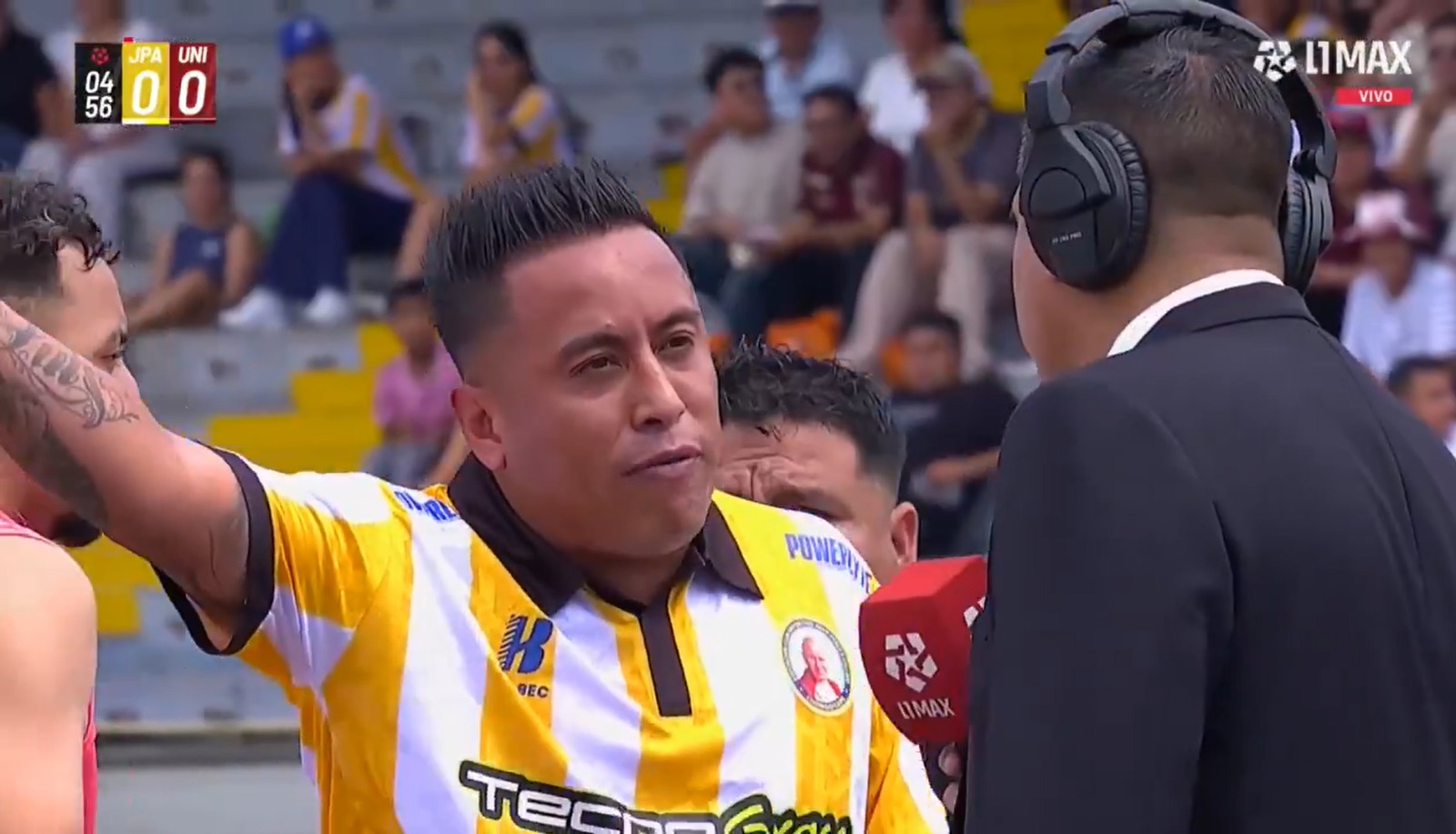 img of Cueva explotó tras ser expulsado a los 3 minutos de juego: 'Digan algo, esto es