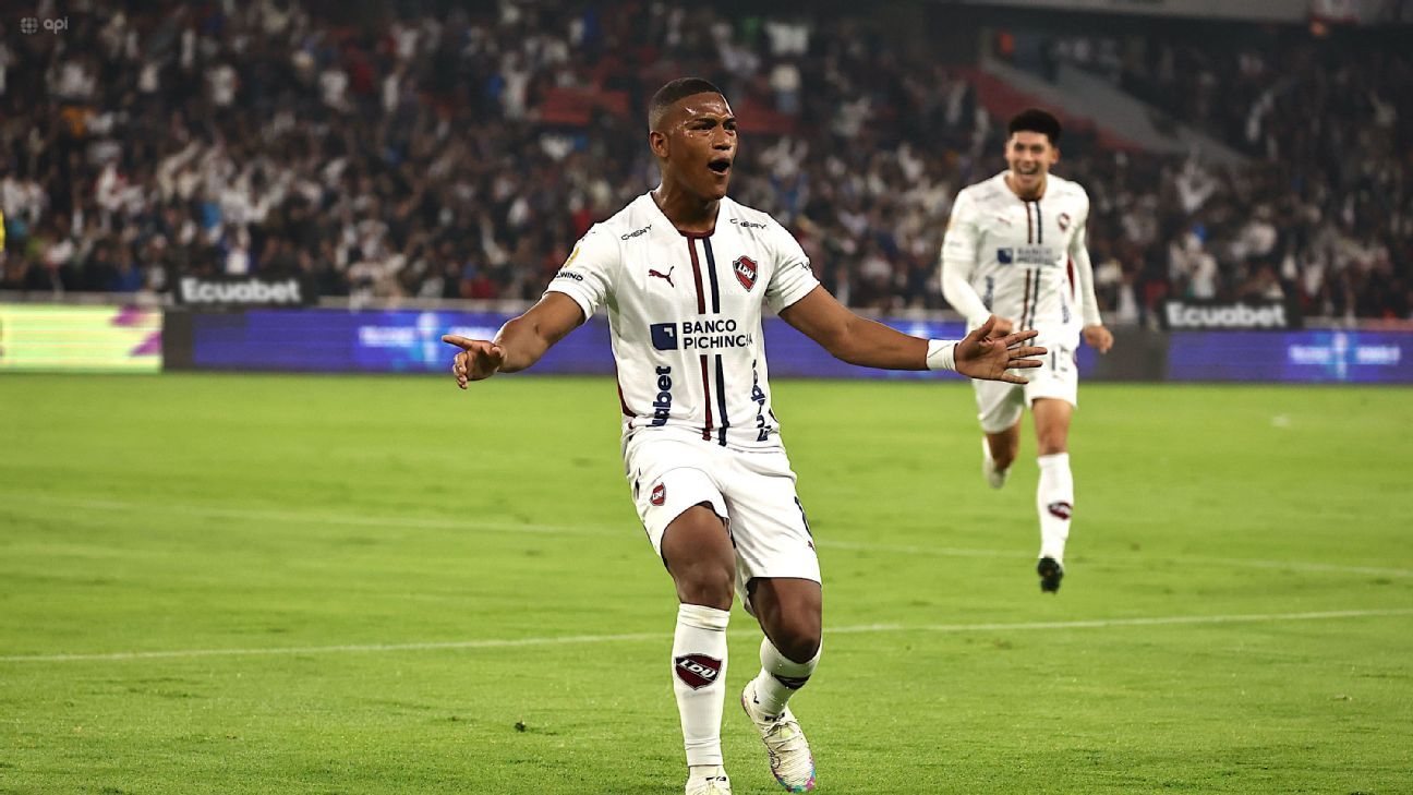 Carlos Gruezo podría regresar a LDU Quito - Carlos Gruezo en acción con la camiseta de LDU Quito