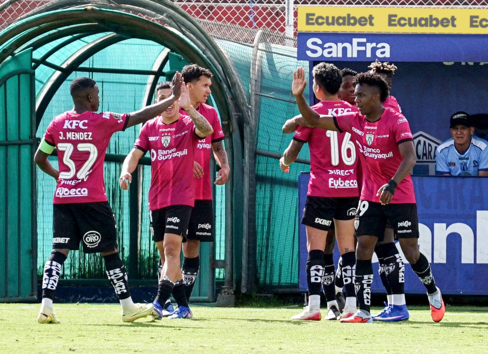 IDV confirma su candidatura al título con goleada en Ambato