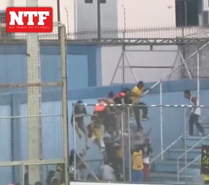 img of Barcelona supera a Delfín en partido marcado por disturbios