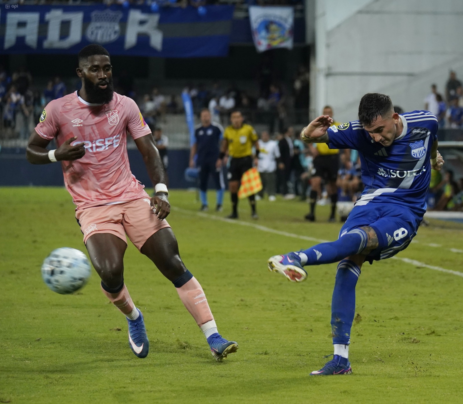 img of Emelec supera a Universidad Católica con gol de Juan Pablo Ruiz