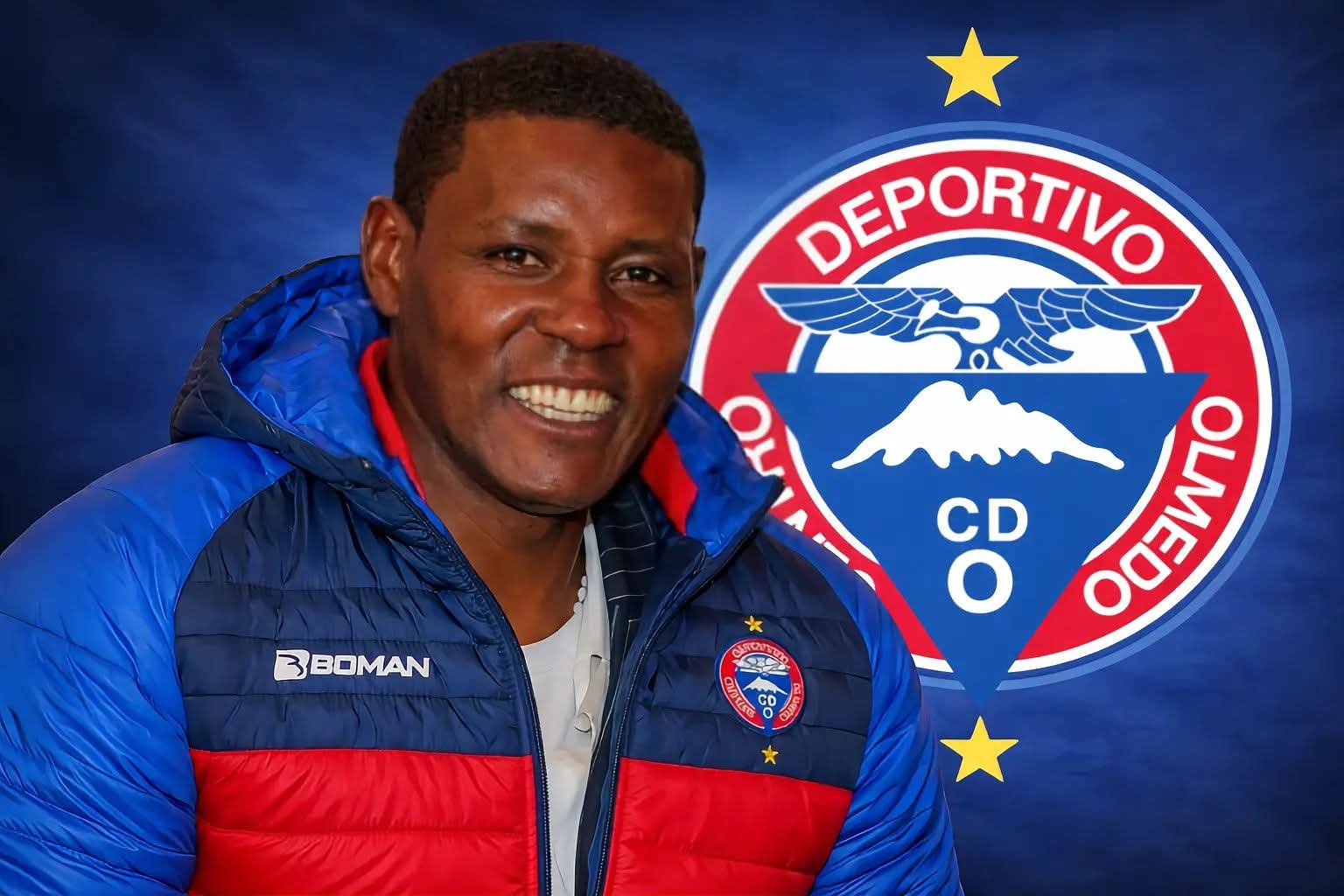 img of Agustín Delgado abandona el banquillo de Olmedo