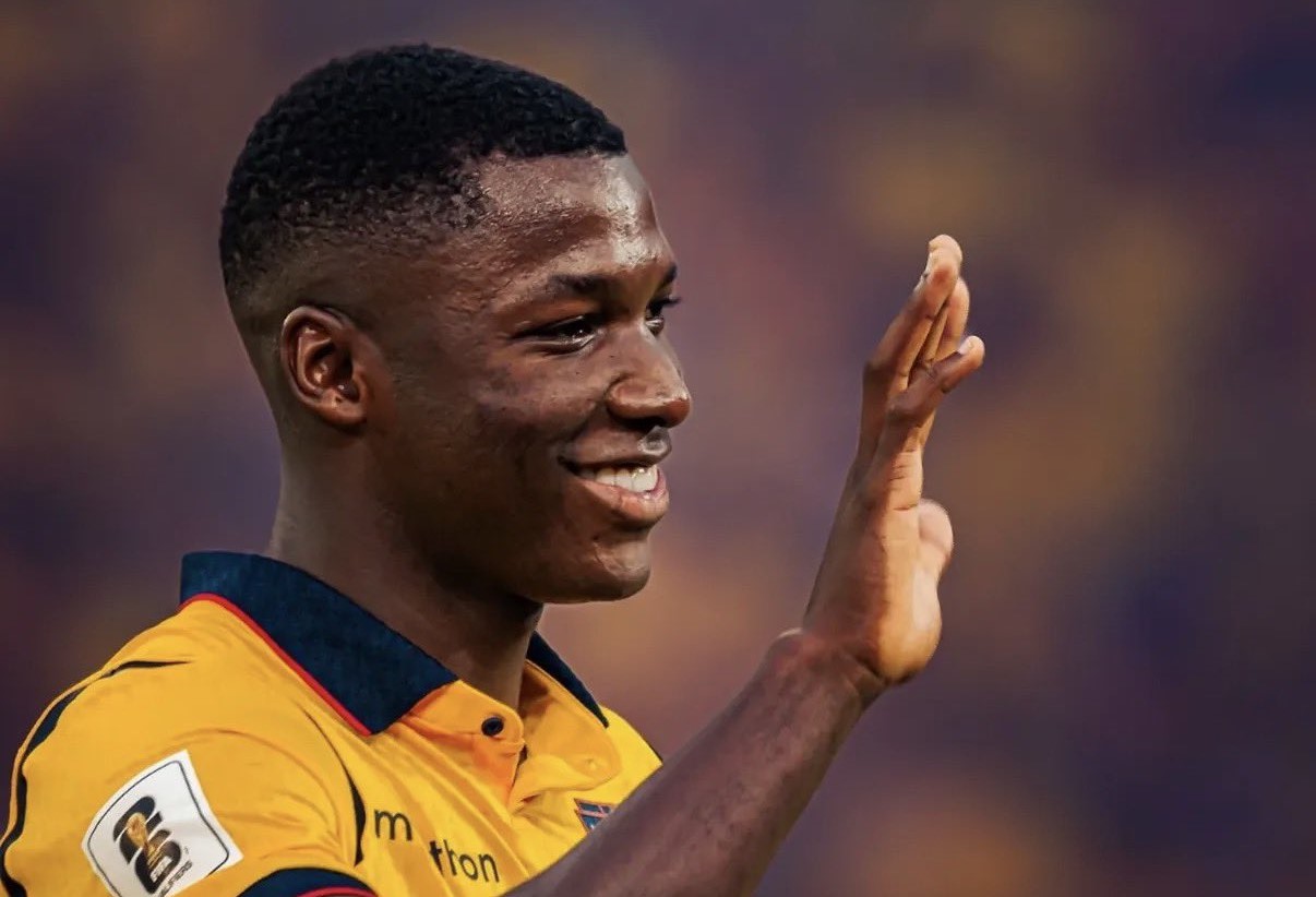 img of Moisés Caicedo apoya a Joao Rojas: "Siempre con Dios"