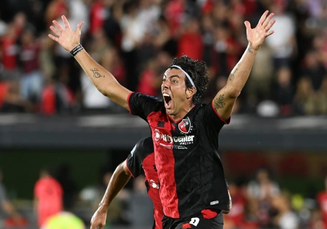 Emelec busca refuerzos y consulta por Michael Hoyos
