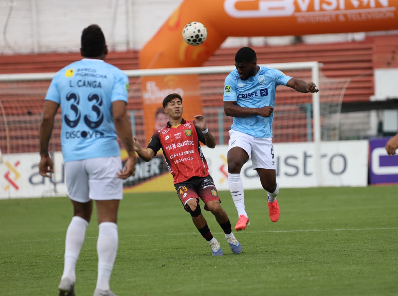 img of Universidad Católica supera a Deportivo Cuenca con doblete de Mauricio Alonso