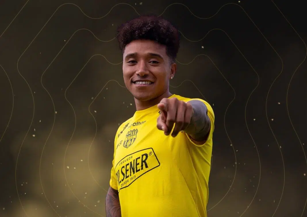 img of Jonathan Mina rescinde contrato con Barcelona y se une a Universidad Católica