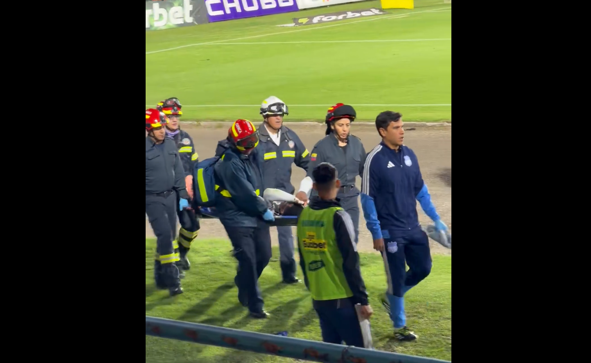 img of Emelec sufre baja: Pedro Ortiz se lesiona en el duelo ante Deportivo Cuenca