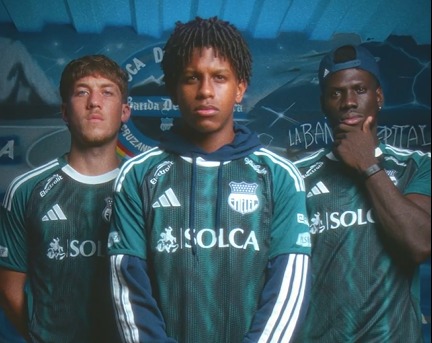 Emelec estrena camiseta alterna de verde petróleo para la temporada 2026
