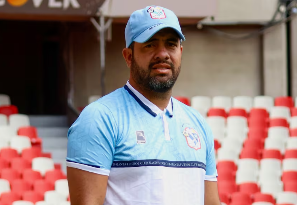 Javier Carvajal se despide como DT del Manta FC tras dejar el equipo en último lugar