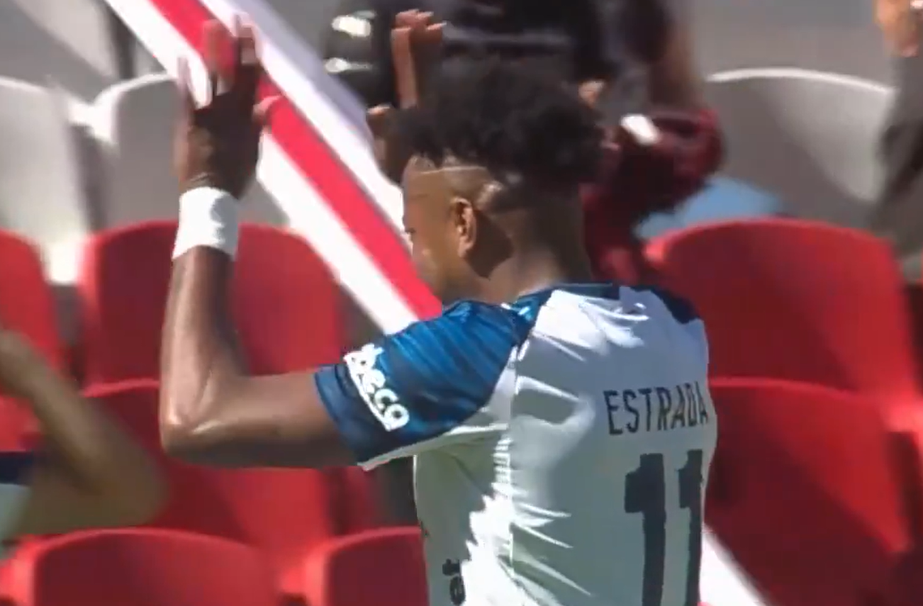 img of Liga Deportiva Universitaria estrena con goleada: Estrada lidera la remonta con hat-trick