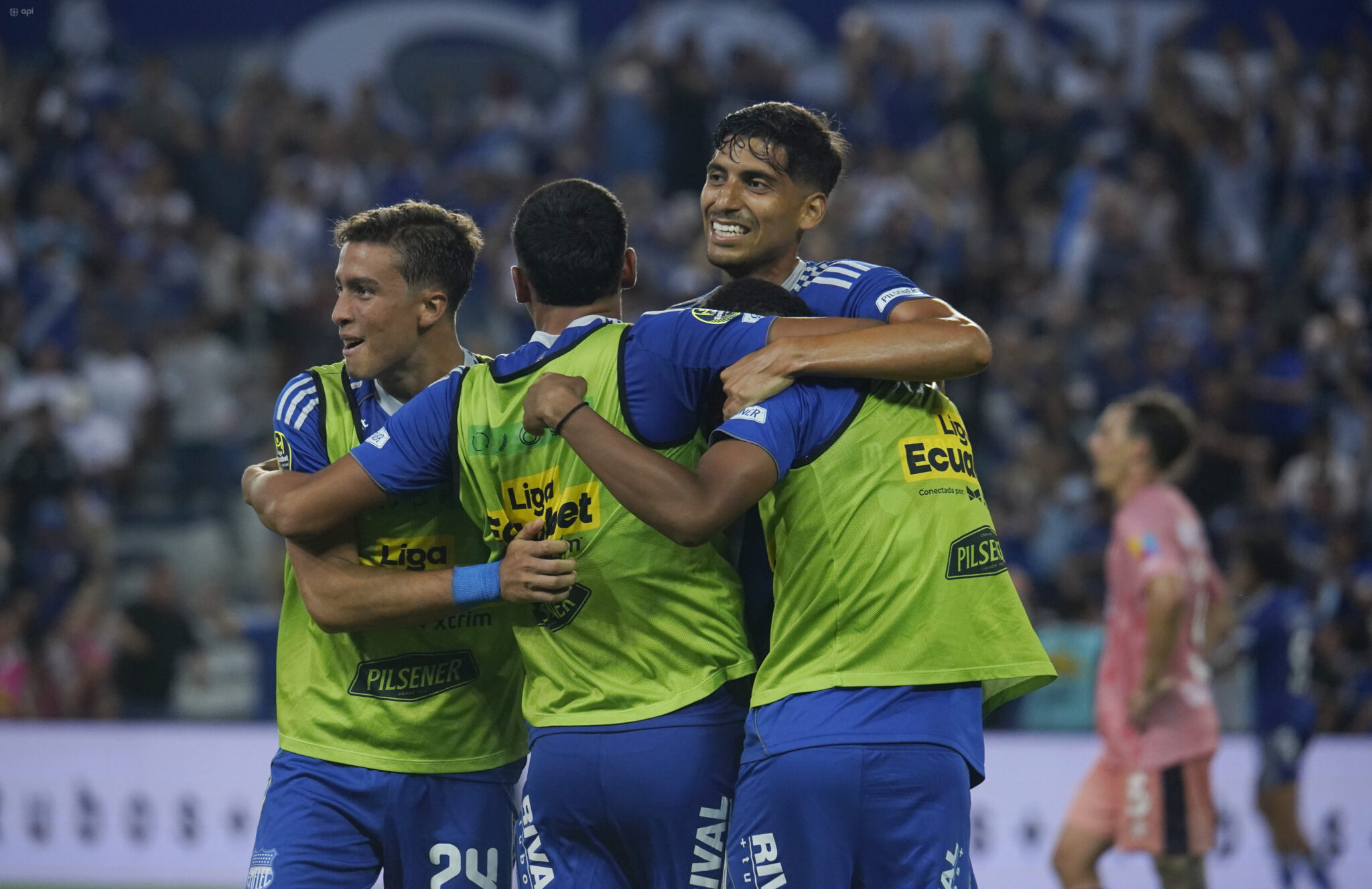 img of Emelec soluciona deudas con FIFA y FEF, paga más de 400 mil dólares