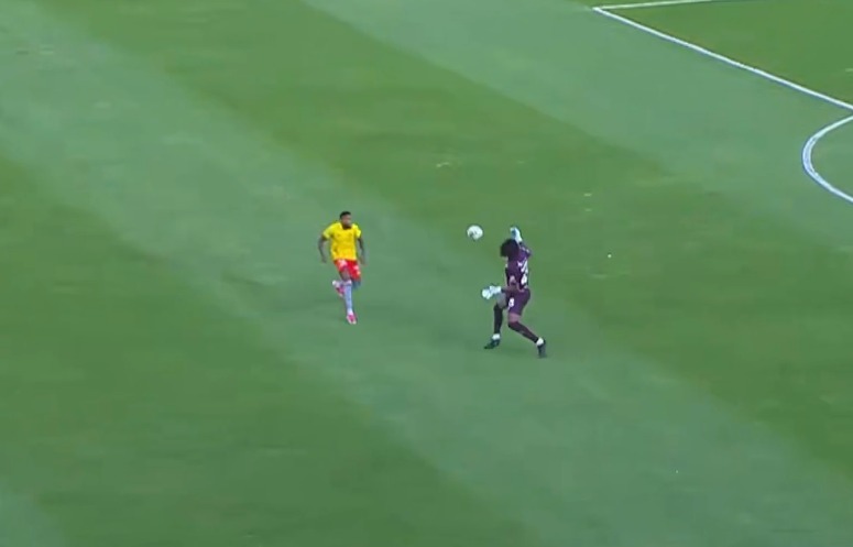 Aucas supera a Leones gracias a error del arquero - Aucas vs Leones FC en el estadio Gonzalo Pozo Ripalda