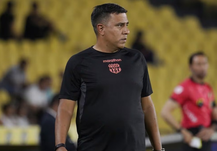 img of César Farías sale de Barcelona SC tras derrota en casa