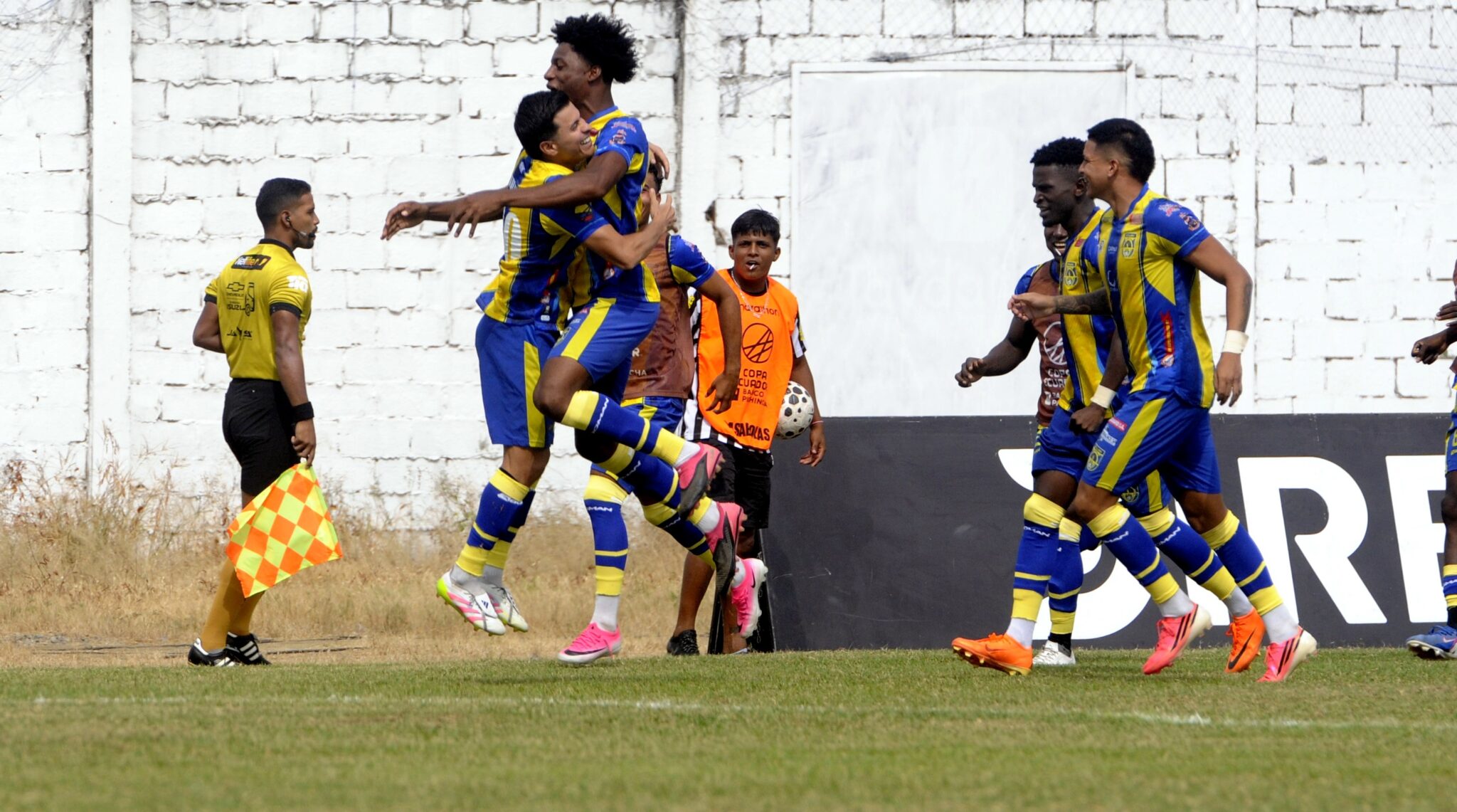 Astillero FC supera a Daquilema y avanza a cuartos de final