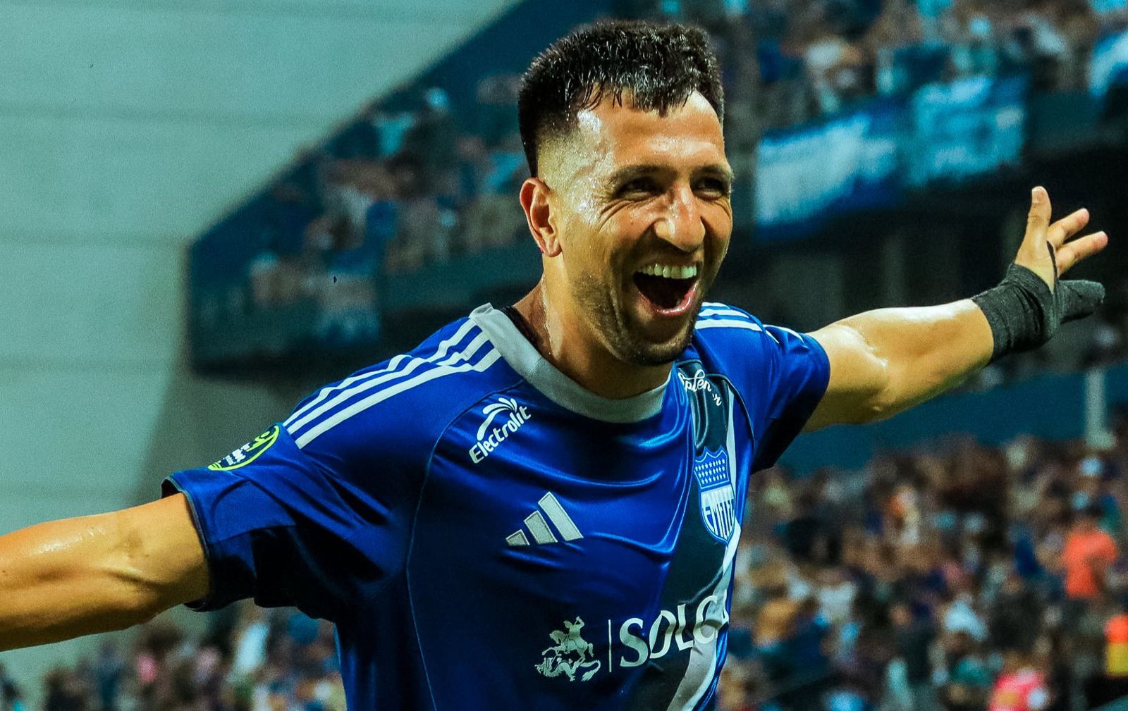Leguizamón sella victoria de Emelec con gol de stoppage en el último tramo