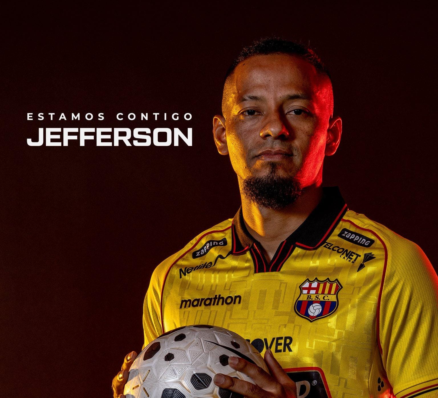 Jefferson Intriago es operado de rodilla tras lesión contra Aucas - Jefferson Intriago en el vestuario tras confirmar su operación de rodilla.