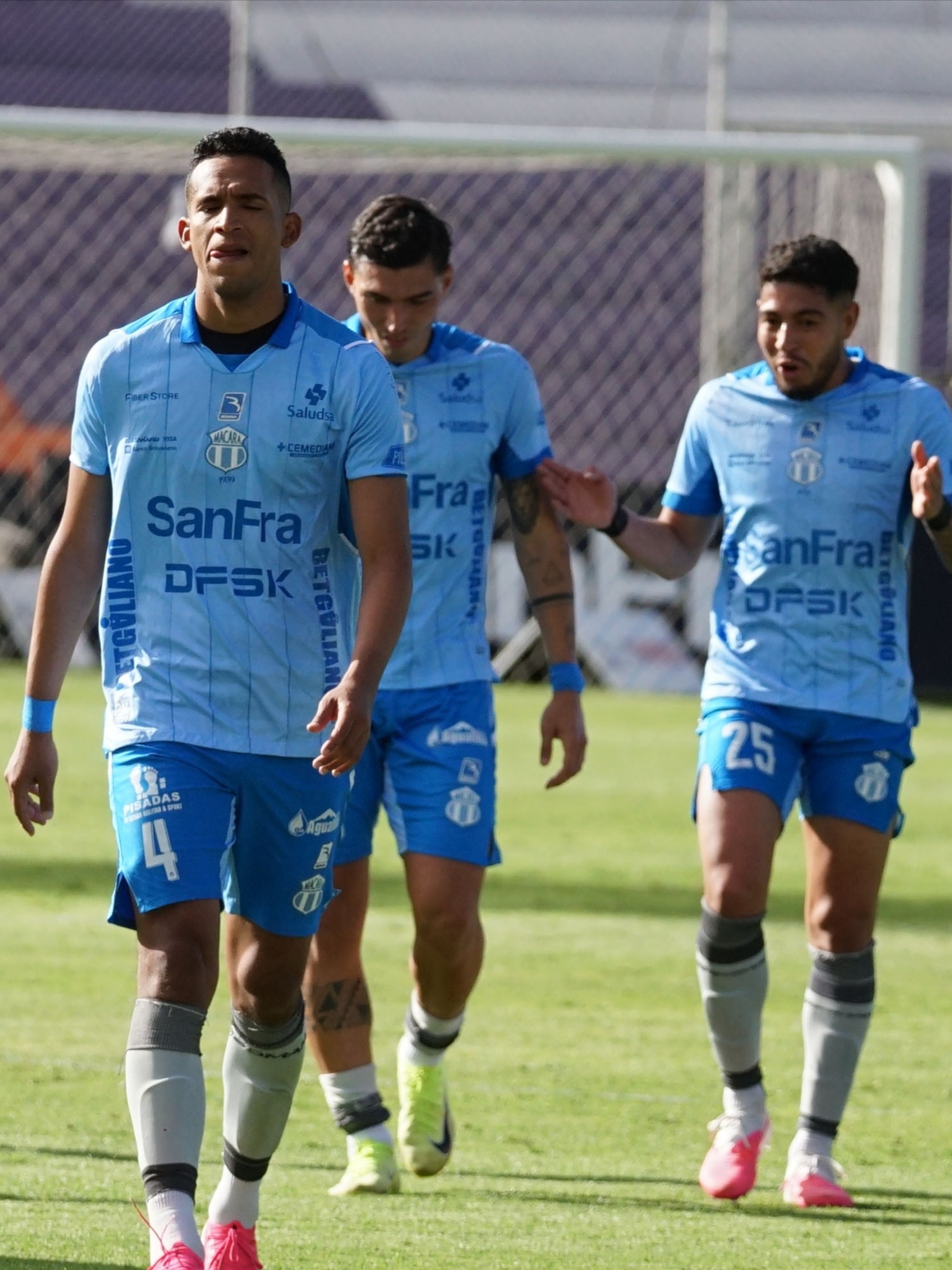 Macará supera a Emelec con gol de Campana al minuto 60 - Campana celebra el gol que le dio la victoria a Macará frente a Emelec en Bellavista.