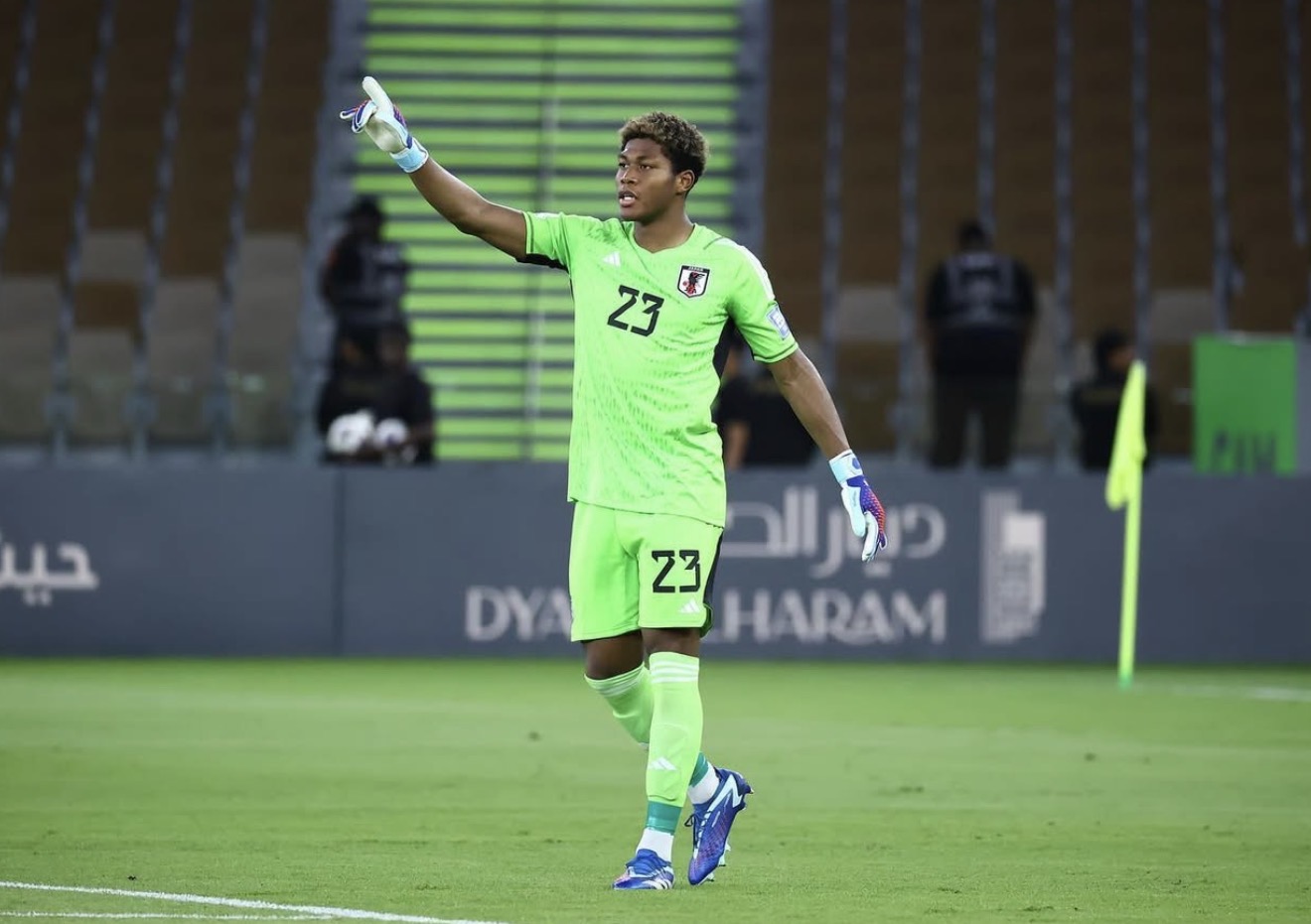 PSG supera a Juventus con oferta de 33 millones por Zion Suzuki - Zion Suzuki, portero japonés, en el radar del PSG