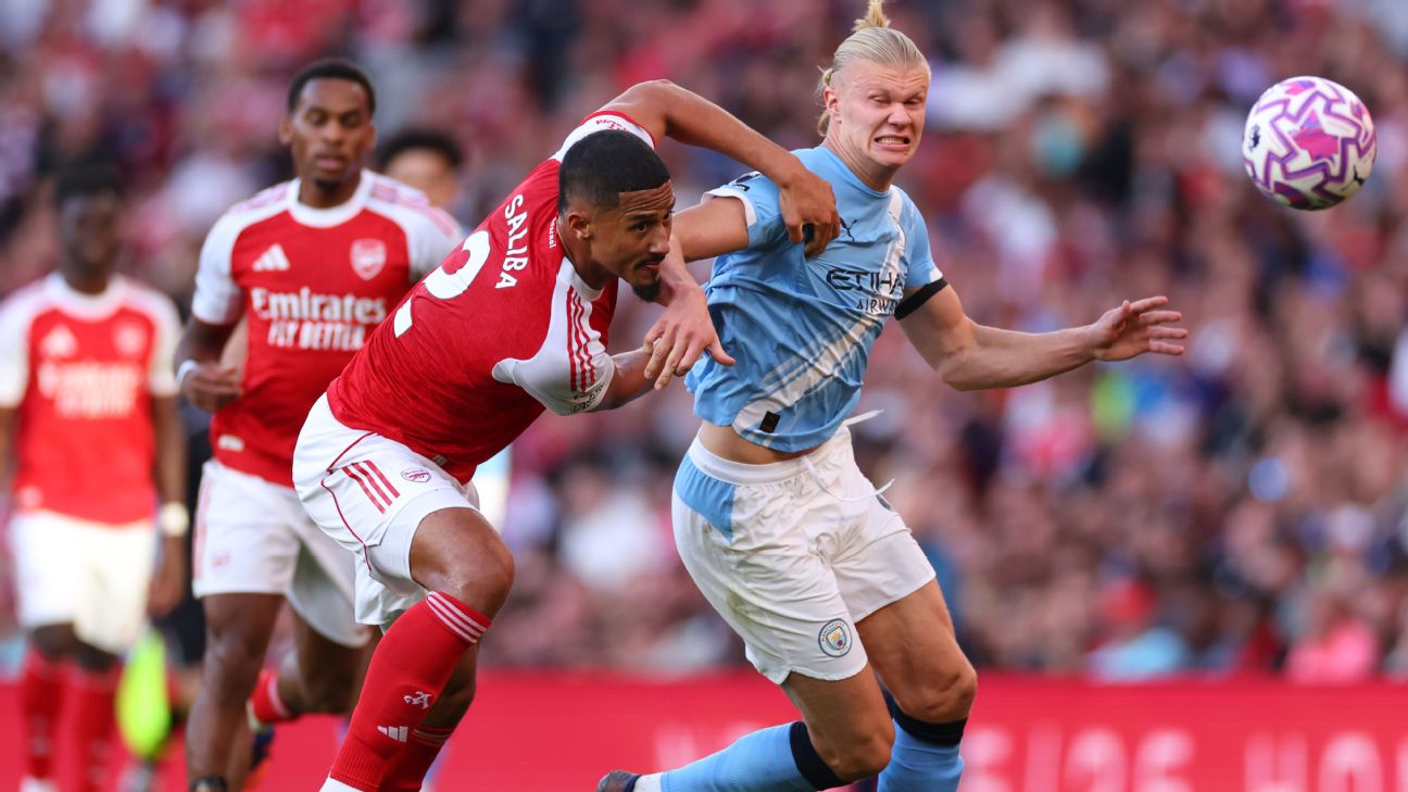 Arsenal lidera pero Manchester City acecha y escala en la tabla - Arsenal y Manchester City se disputan el liderato
