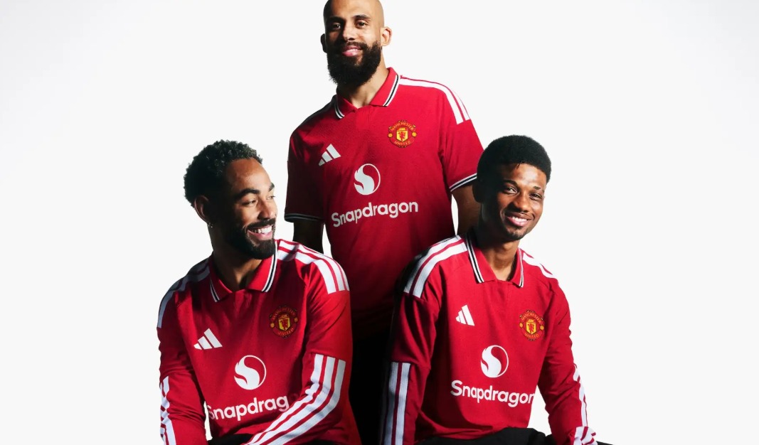 img of Manchester United estrena camiseta clásica para la temporada 26/27