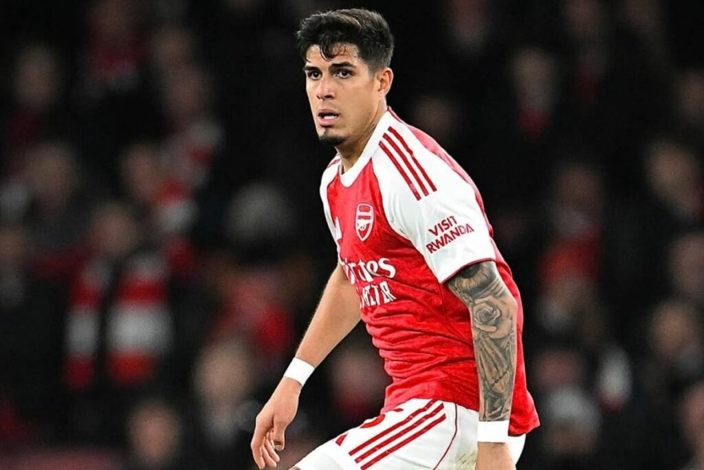 img of Hincapié: conquista el título con Arsenal en su primer año