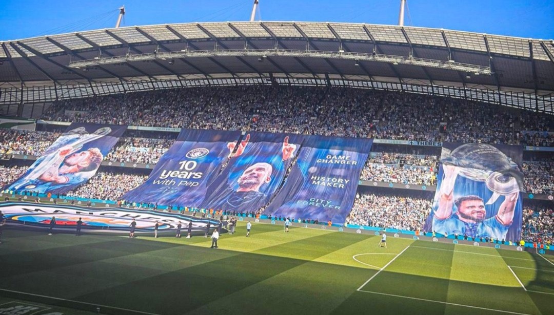Manchester City despide a Guardiola con emotivo homenaje - Hinchas del Manchester City despiden a sus ídolos