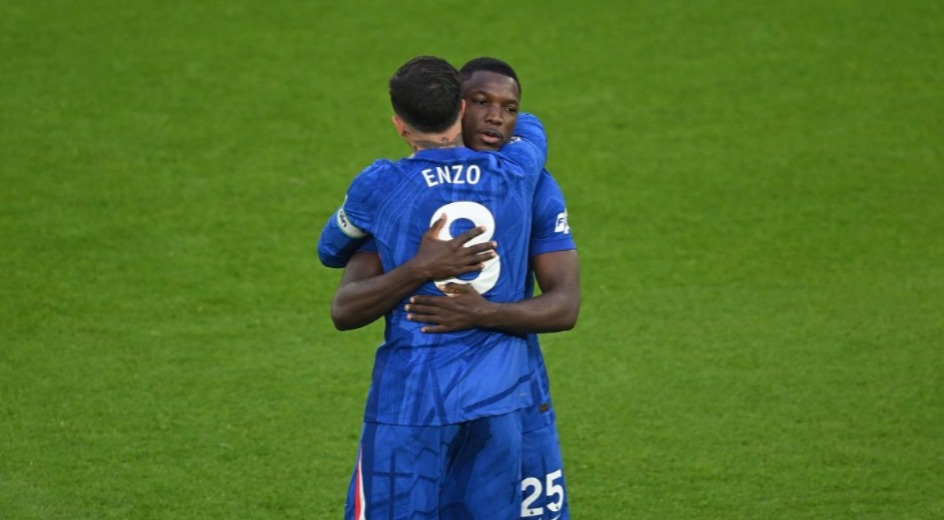 Chelsea derrumba sus esperanzas europeas tras caer 2-1