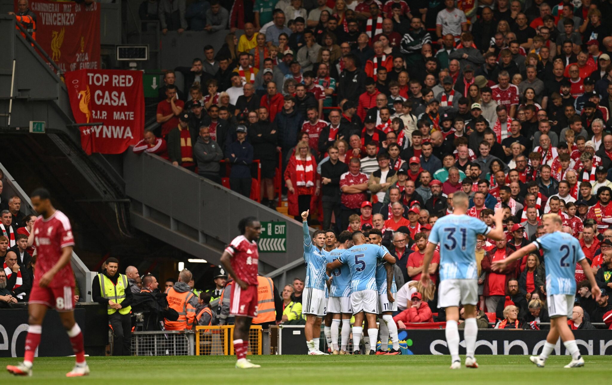 Liverpool empata 2-2 con Nottingham Forest en el minuto 82