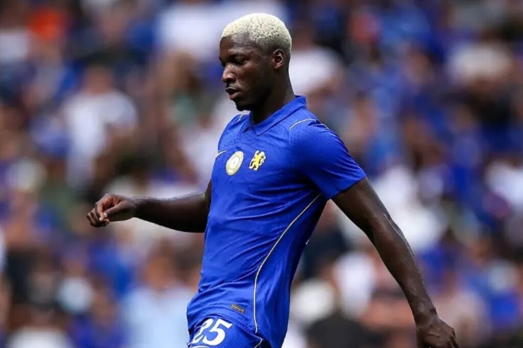 Caicedo abandona al minuto 14 y Alonso espera que no empeore