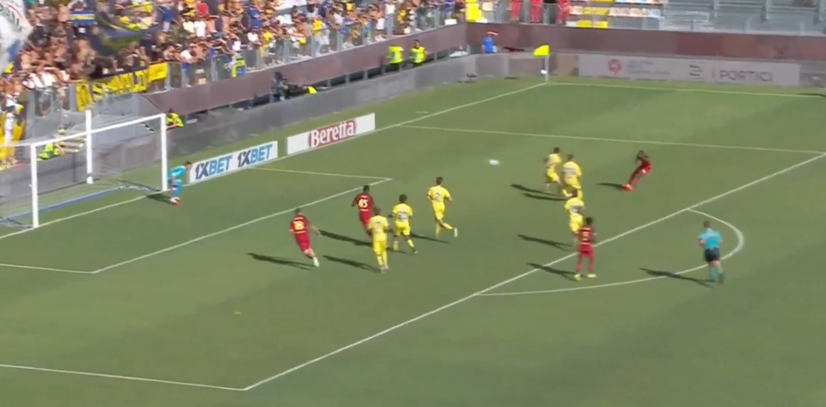 img of Yeboah define el gol de descuento del Venezia en el minuto 66