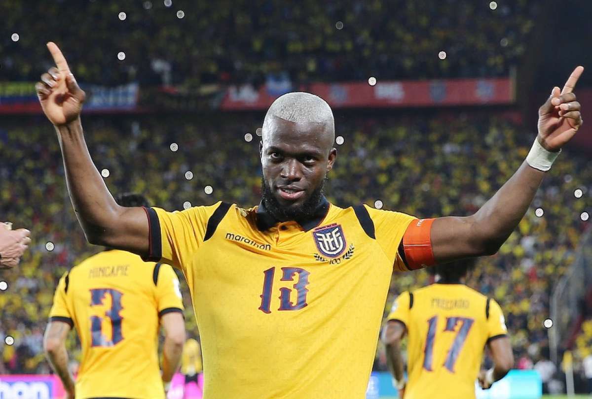 Enner Valencia supera molestia física