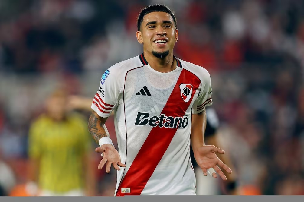 Kendry Páez regresa a River Plate para enfrentar a Bragantino - Kendry Páez vuelve a ser considerado por River Plate