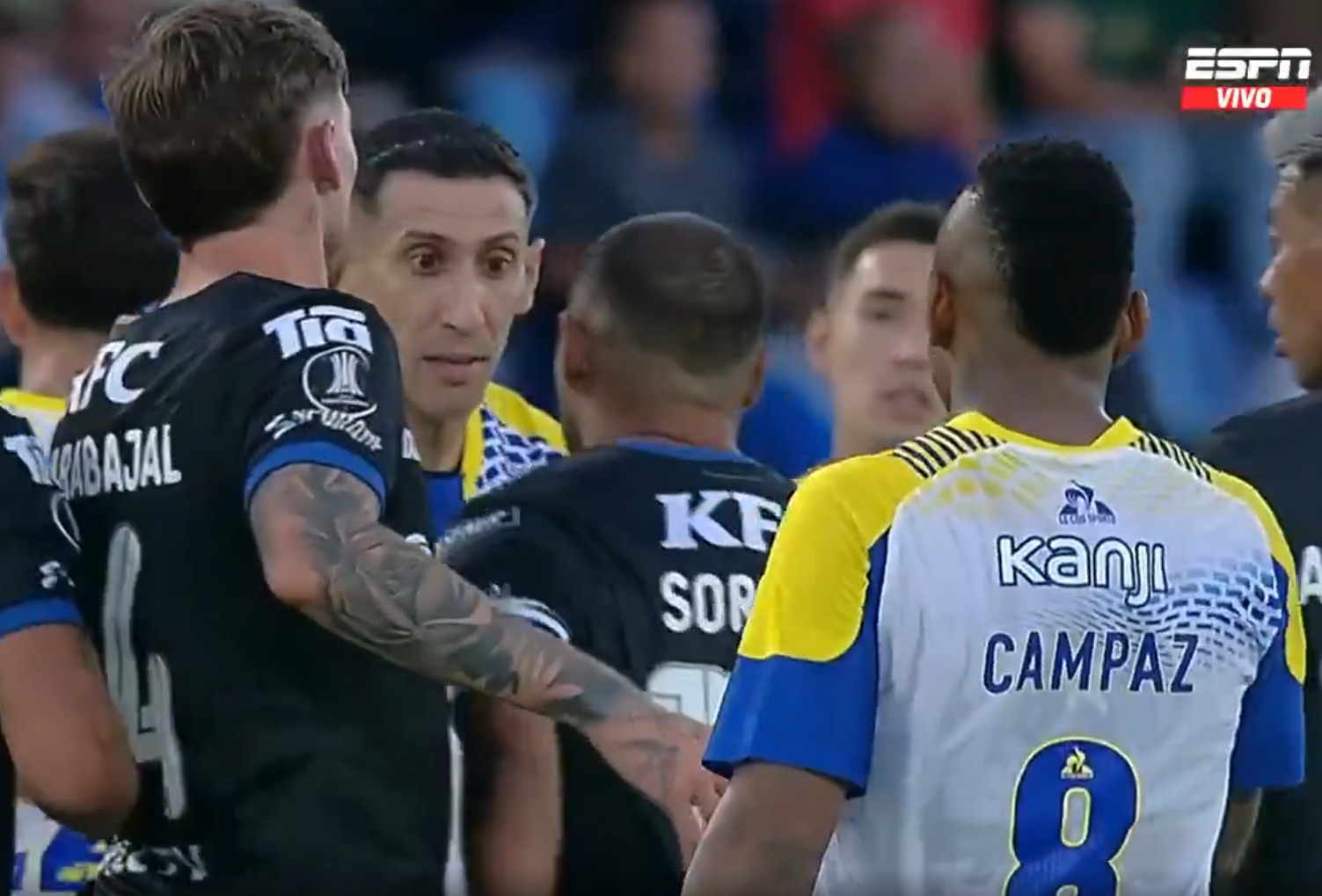Junior Sornoza y Ángel Di María se enfrentan en discusión