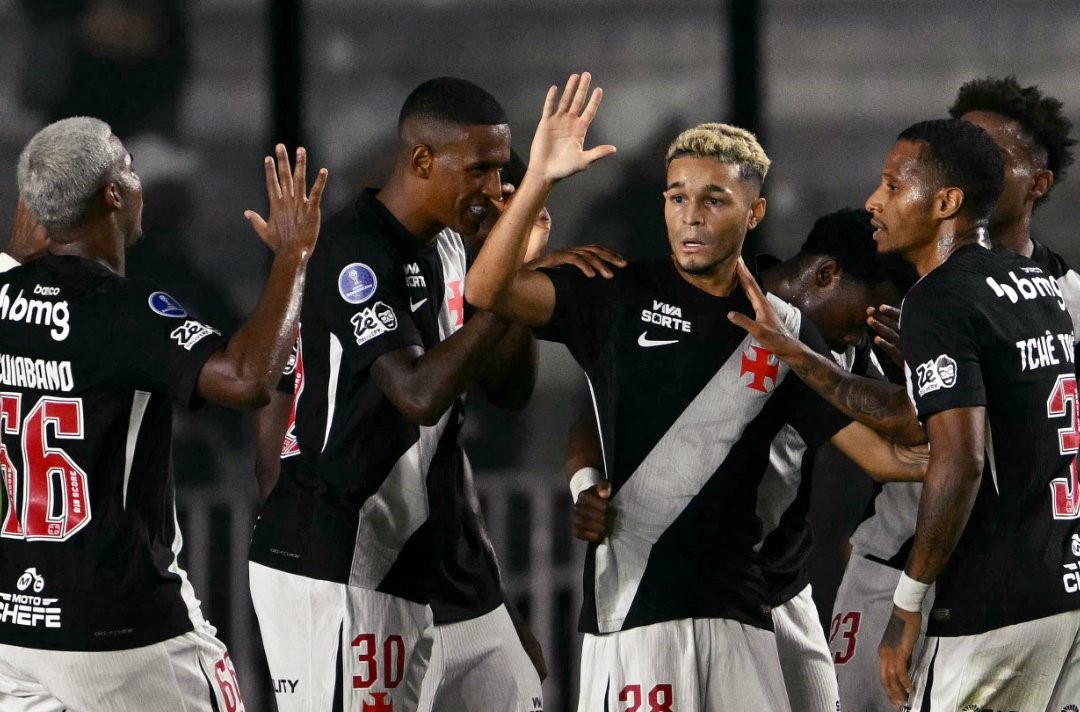 Vasco da Gama supera a Barracas Central con goleada 3-0