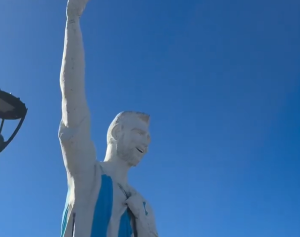 Messi inspira la estatua más alta del mundo en Argentina - Estatua de Messi en Cutral Co, Neuquén