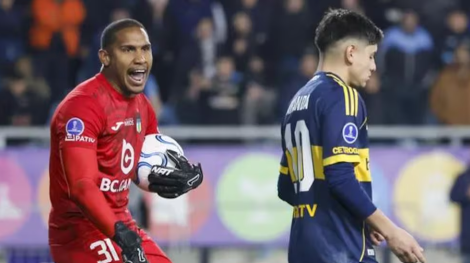 Omar Carabalí reprende a Tomás Aranda tras fallido penal en la Sudamericana
