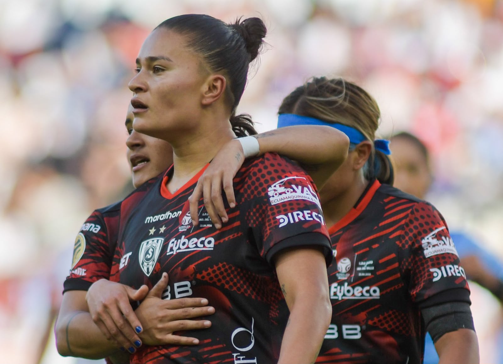Dragonas IDV adelanta 2-0 a Guerreras Albas con gol de Karen Páez en el minuto 12