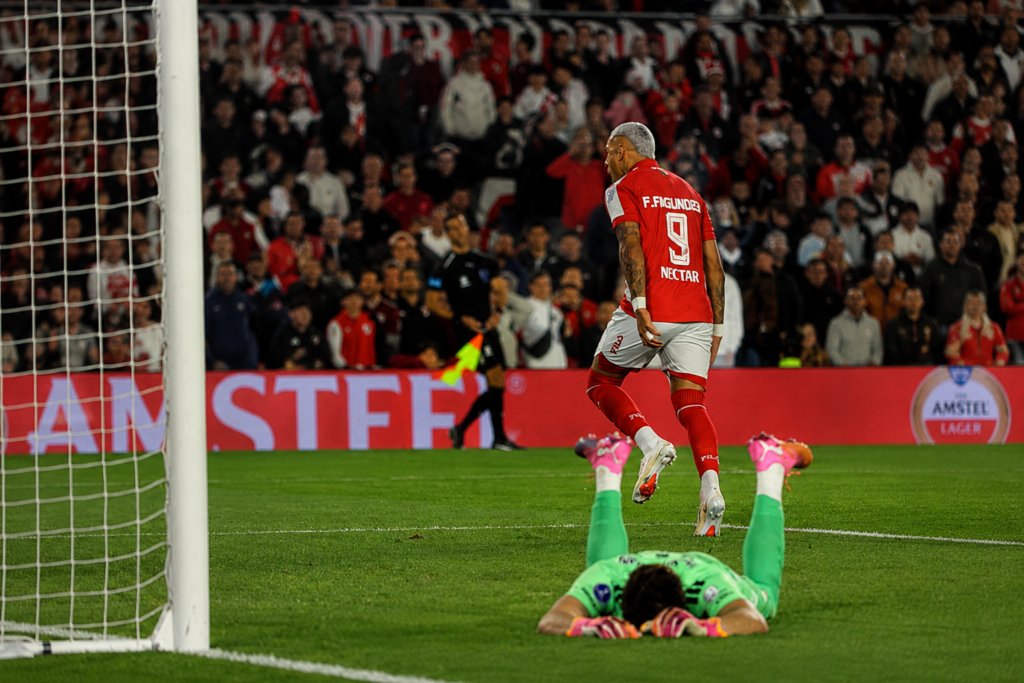 Santa Fe sella su pase a cuartos al vencer 8-7 en penales a River