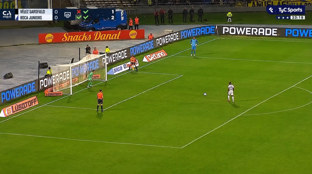 img of Enner Valencia falla su penal y Boca se impone 4-3 en la Copa Argentina