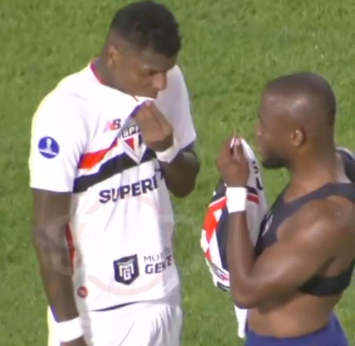 Arboleda y Valencia se reencuentran en la Bombonera tras gol de Merentiel en el minuto 85