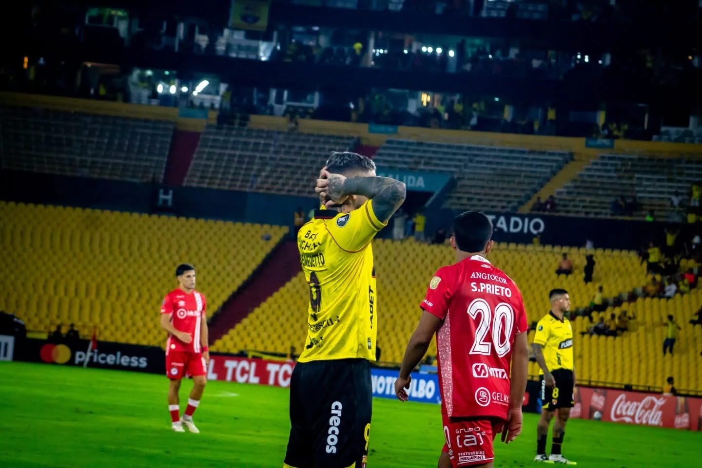 Barcelona SC se estrena en la Libertadores con una dura derrota ante Argentino Juniors