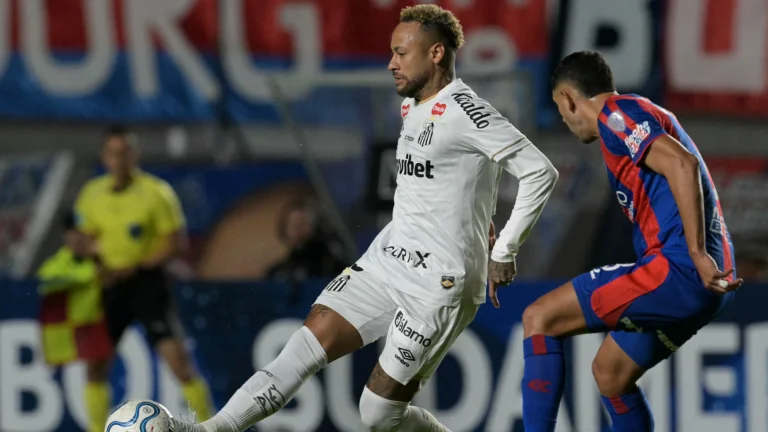 Santos sufre y no despega: empate con sabor a derrota en la Sudamericana