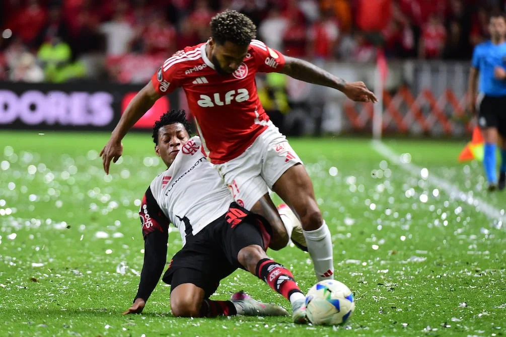 img of Flamengo avanza a cuartos de final de la Copa Libertadores tras vencer 2-0 al Inter de Porto Alegre