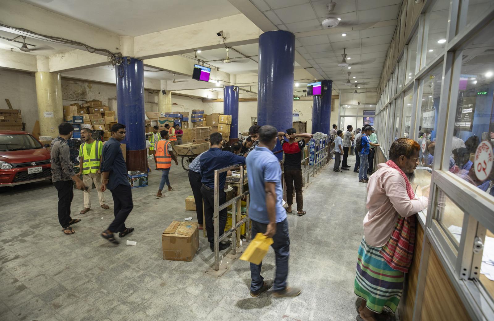 Sundarban Courier Service: The 10,000-strong company that delivers anything from needle to couch | The Business Standard